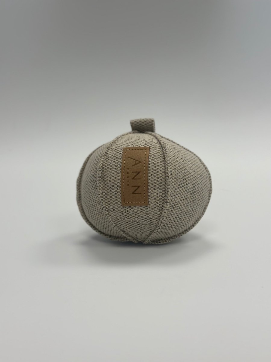 Ann Habor - Bold Hundelegetøj - Lys Beige - animondo.dk - AH0106