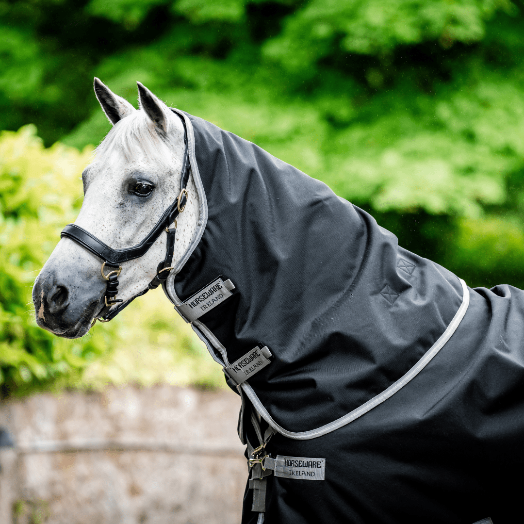 Horseware Amigo - 1200D Plus Turnout Regndækken m. hals - 50 gram - animondo.dk - AAOPL1