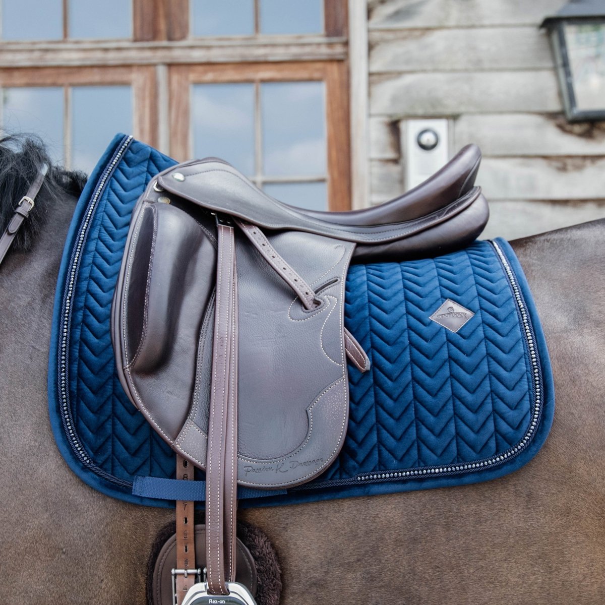 Kentucky Horsewear Velvet Pearls Dressurunderlag - Navy - animondo.dk