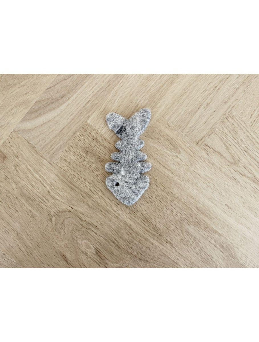 Wooldot Cat Toy Fish Bone Grey - animondo.dk