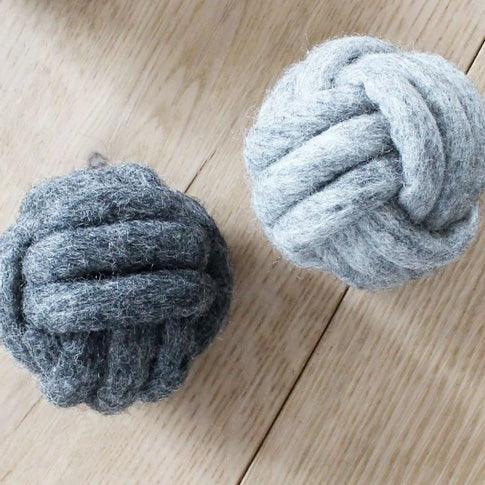Wooldot Knotted Dog Ball Charcoal Grey - animondo.dk